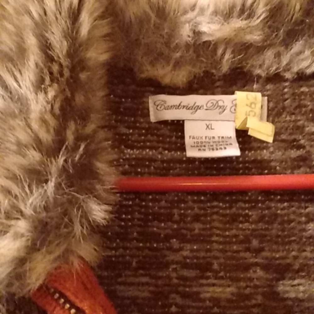 Women's zip-front wool sweater w/ faux fur collar.  NWT, never worn, no flaws - Picture 2 of 3